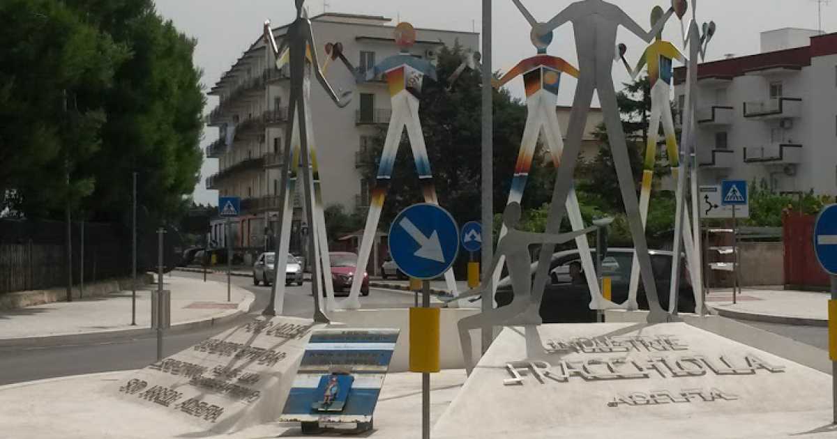 Mosaici e sculture: a Valenzano le rotatorie diventano artistiche